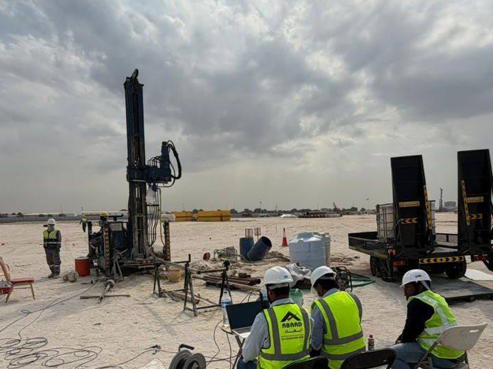 Pressuremeter test performed inside a borehole